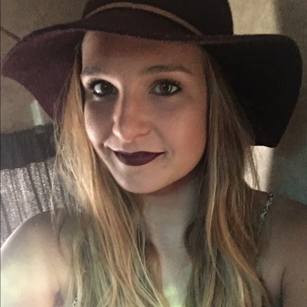 Meet your Posher, Mallory